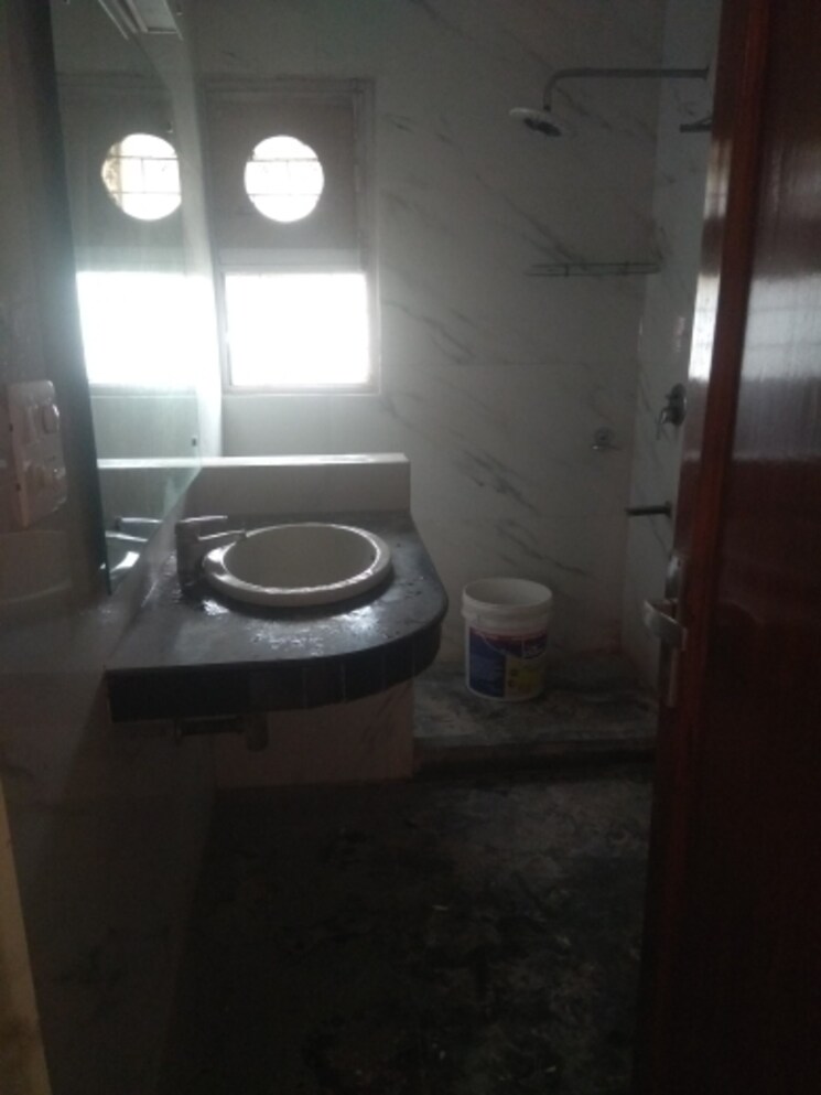 Bathroom, maharani bagh 3 Bedroom 1105 Sq.Ft. Independent House In Maharani Bagh Delhi 8266352