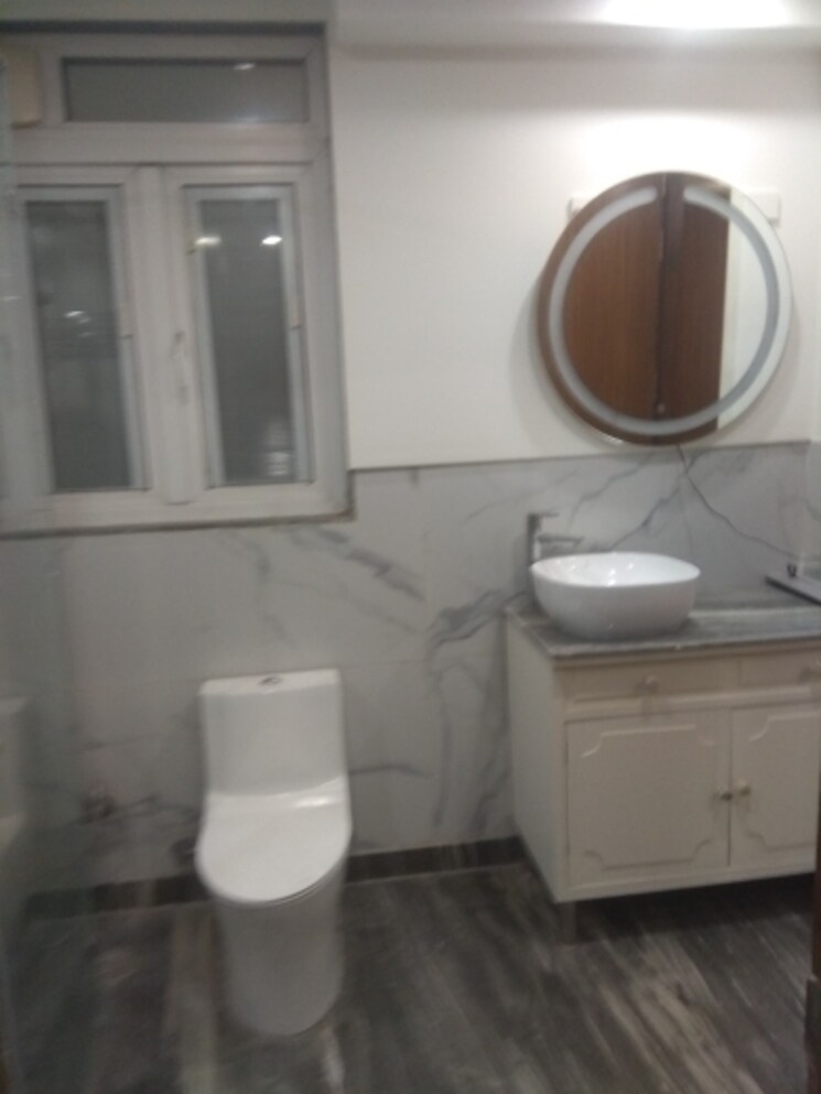 Bathroom, maharani bagh 3 Bedroom 1105 Sq.Ft. Independent House In Maharani Bagh Delhi 8266352
