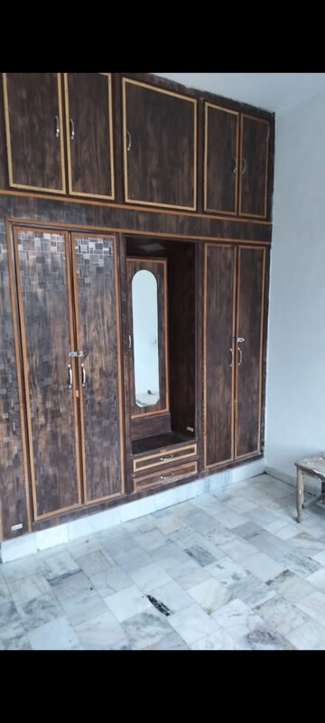Room in 2.5 BHK Apartment at Vip Road – for Sale