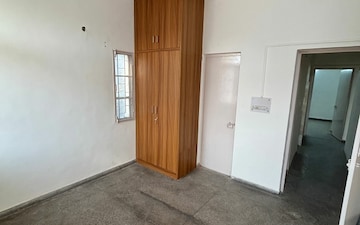 2 BHK Builder Floor For Rent in Janakpuri