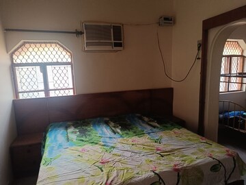 Bedroom in 2 BHK Apartment at Dilshad Garden – for Rent