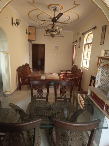 Living Room in 2 BHK Apartment at Dilshad Garden – for Rent