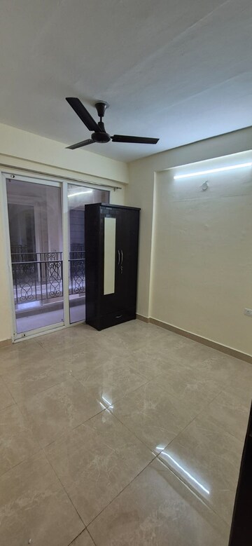 Room in 3 BHK Apartment at Sakkardara – for Rent
