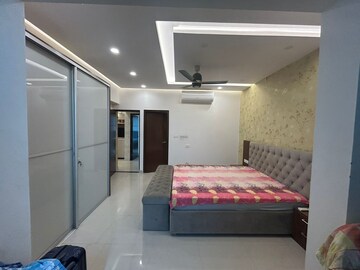 Bedroom in 3.5 BHK Apartment at Mahadevpura – for Rent