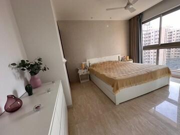 Team Area in 3 BHK Apartment at Rustomjee Summit, Borivali East – for Rent