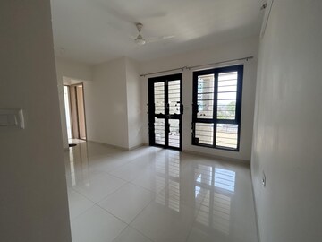 Room in 2 BHK Apartment at Kohinoor Zen Estate, Kharadi – for Rent