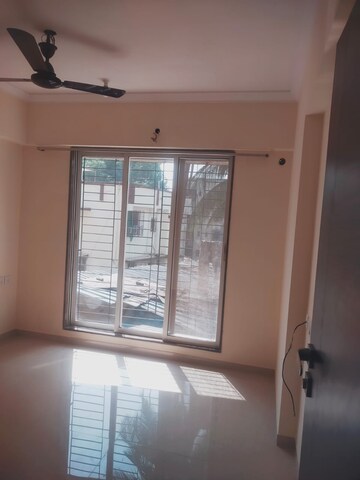 Room in 2 BHK Apartment at Crescent Residency, Andheri East – for Rent
