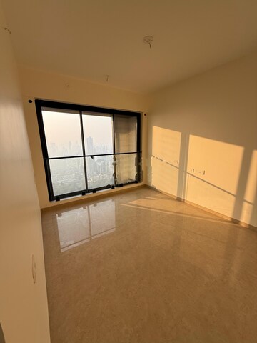 Room in 2 BHK Apartment at Dosti Eastern Bay, Wadala – for Rent