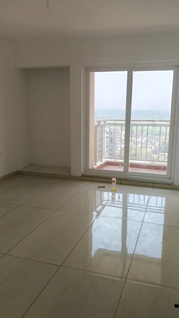 Room in 3 BHK Apartment at Rishita Manhattan, Gomti Nagar – for Sale