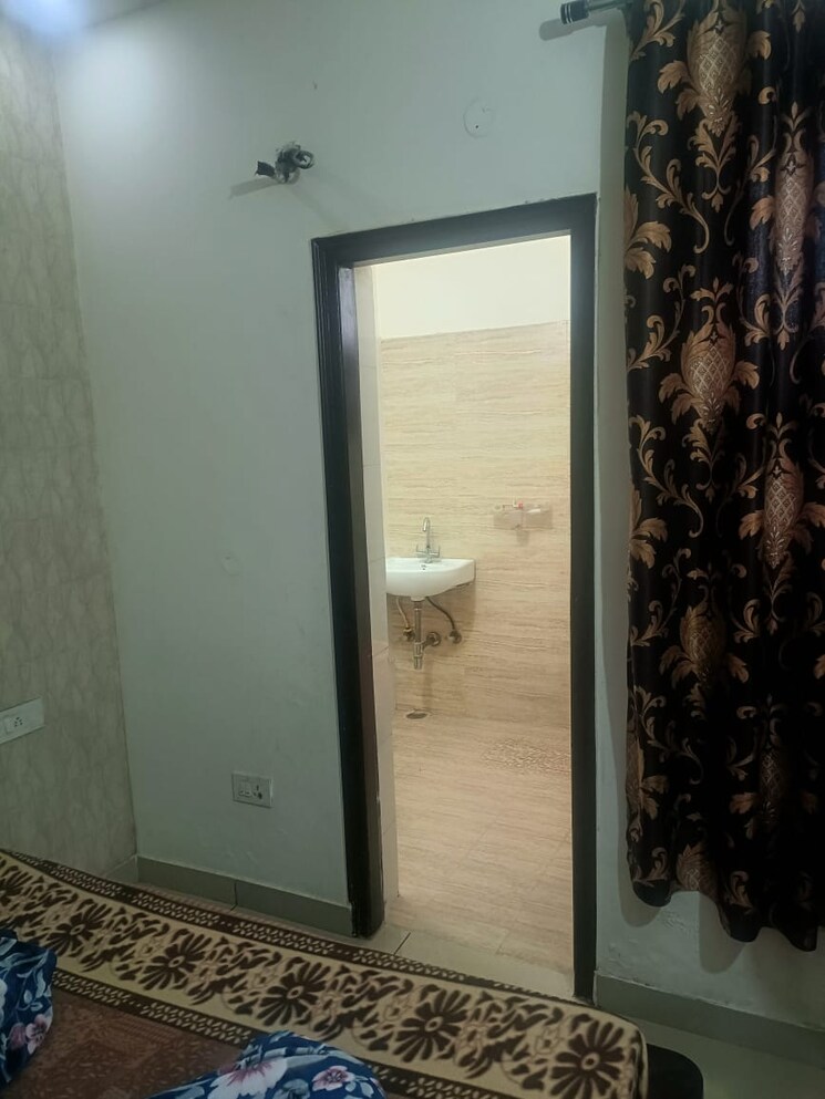 Room, bhabat 3 Bedroom 1050 Sq.Ft. Apartment In Bhabat Zirakpur 8267025