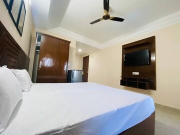 Bedroom in 1 RK Apartment at Saket – for Rent
