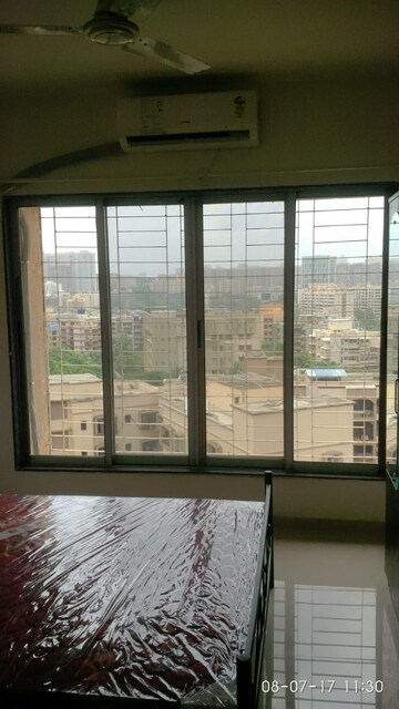 Room in 1 BHK Apartment at Deepak Daffodils, Andheri East – for Rent