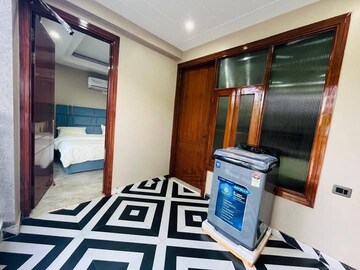 Gym in 3 BHK Apartment at Saket – for Rent