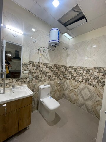 Bathroom in 1 RK Builder Floor at Huda Staff Colony, Sector 46 – for Rent
