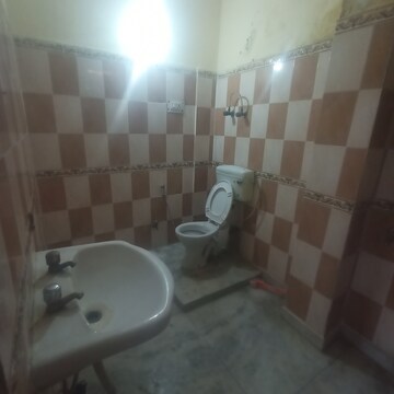 Bathroom in 1 BHK Independent House at Alpha 1 RWA, Alpha 1 Greater Noida – for Rent