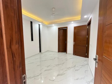 Room in 2 BHK Apartment at Saket – for Rent
