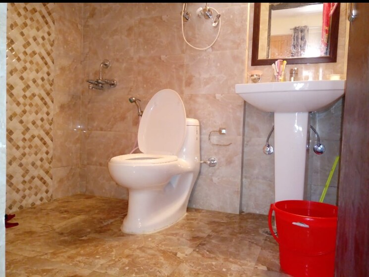 Bathroom, supertech-czar-suites Studio 537 Sq.Ft. Apartment In Omicron I Greater Noida Greater Noida 8267322
