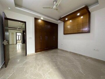 Bedroom in 5 BHK Builder Floor at Paschim Vihar – for Rent