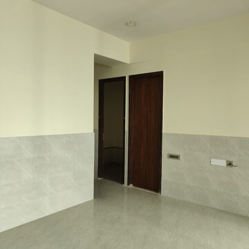Room in 3 BHK Apartment at Omkar Alta Monte, Malad East – for Rent
