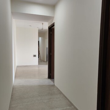 Room in 3 BHK Apartment at Omkar Alta Monte, Malad East – for Rent