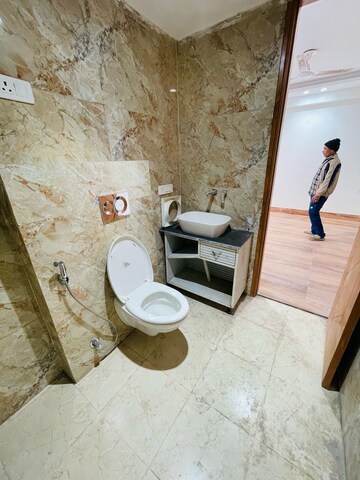 Attached Bathroom in 2 BHK Apartment at Mandi – for Rent