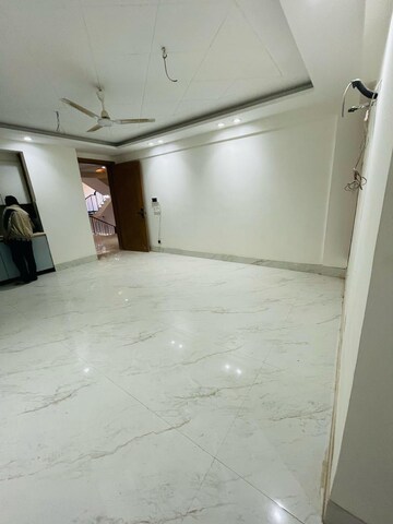Room in 2 BHK Apartment at Mandi – for Rent