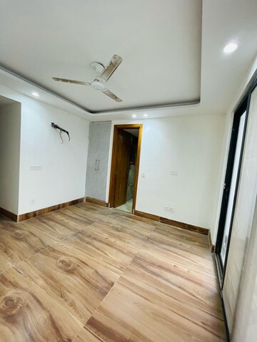 Room in 2 BHK Apartment at Mandi – for Rent