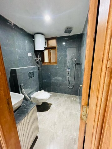 Attached Bathroom in 2 BHK Apartment at Mandi – for Rent