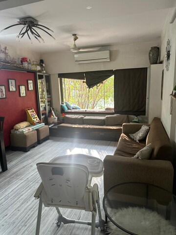 Team Area in 2 BHK Apartment at Golden Square, Santacruz East – for Rent