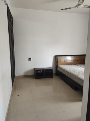 Room in 2 BHK Apartment at Telibandha – for Rent