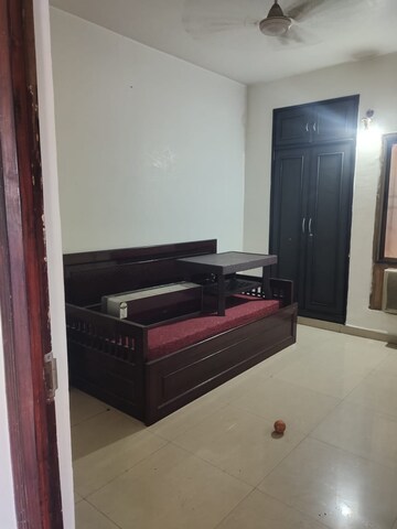 Bedroom in 2 BHK Apartment at Telibandha – for Rent