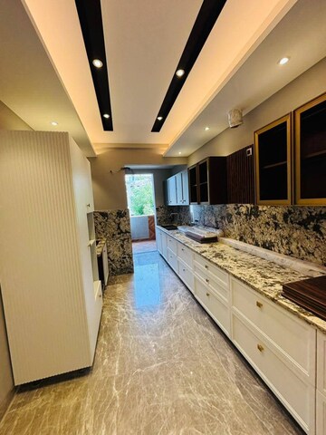 Building Lobby in 4 BHK Builder Floor at Nirvana Courtyard, Sector 50 – for Sale