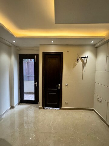 Building Lobby in 3 BHK Apartment at Sushant Lok 2, Sector 57 – for Sale