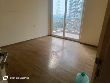 Room in 3 BHK Apartment at AIPL Zen Residences, Sector 70a – for Sale