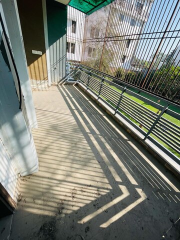Balcony in 3 BHK Apartment at Mandi – for Rent