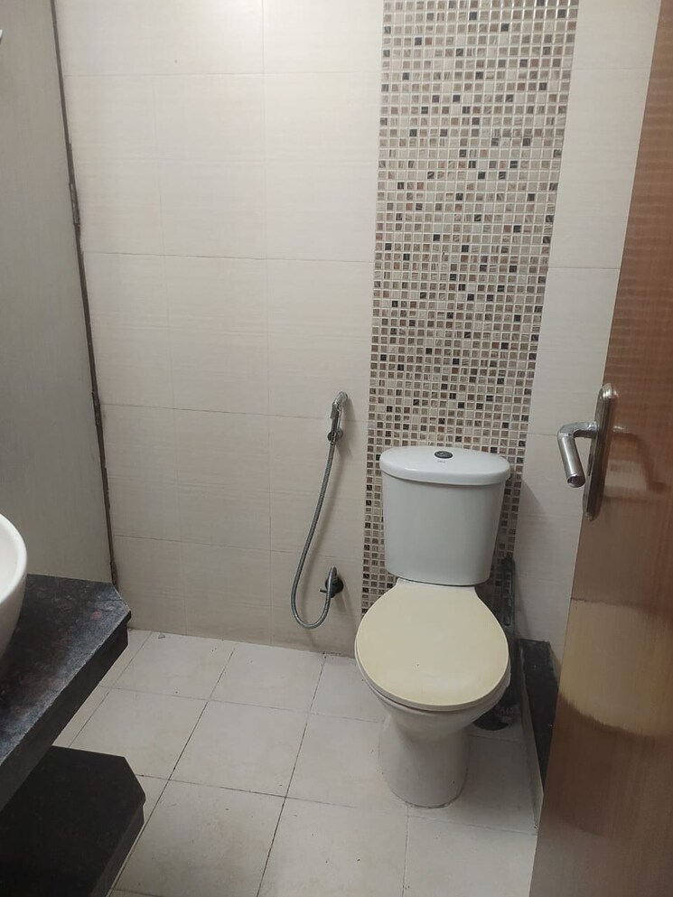Bathroom, rwa-residential-society-sector-46 2 Bedroom 1200 Sq.Ft. Builder Floor In Sector 46 Gurgaon 8267737