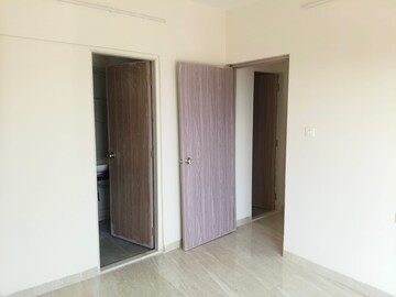 Room in 2 BHK Apartment at Diamond Park, Santacruz East – for Rent
