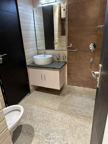 Bathroom in 4 BHK Apartment at Puravankara Purva Orient Grand, Lal Bagh – for Sale