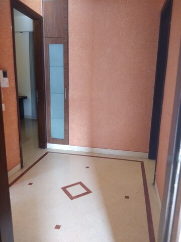 Room in 3 BHK Builder Floor at Mohit House, Sushant Lok I – for Rent