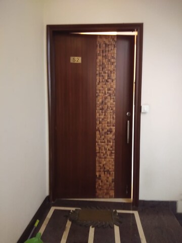 Furnished Amenities in 3 BHK Builder Floor at Mohit House, Sushant Lok I – for Rent
