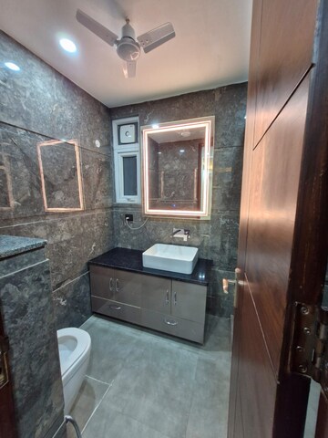 Bathroom in 3 BHK Builder Floor at DLF The Summit, Dlf Phase V – for Rent