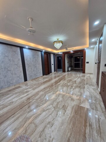 Bedroom in 3 BHK Builder Floor at DLF The Summit, Dlf Phase V – for Rent