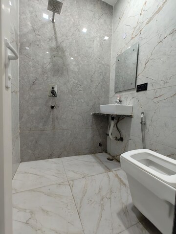 Bathroom in 4 BHK Apartment at Puravankara Purva Orient Grand, Lal Bagh – for Sale