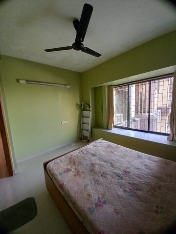 Room in 3 BHK Apartment at Lokhandwala Whispering Palms, Kandivali East – for Rent
