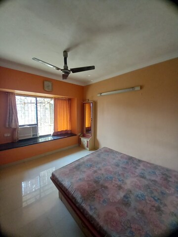 Room in 3 BHK Apartment at Lokhandwala Whispering Palms, Kandivali East – for Rent