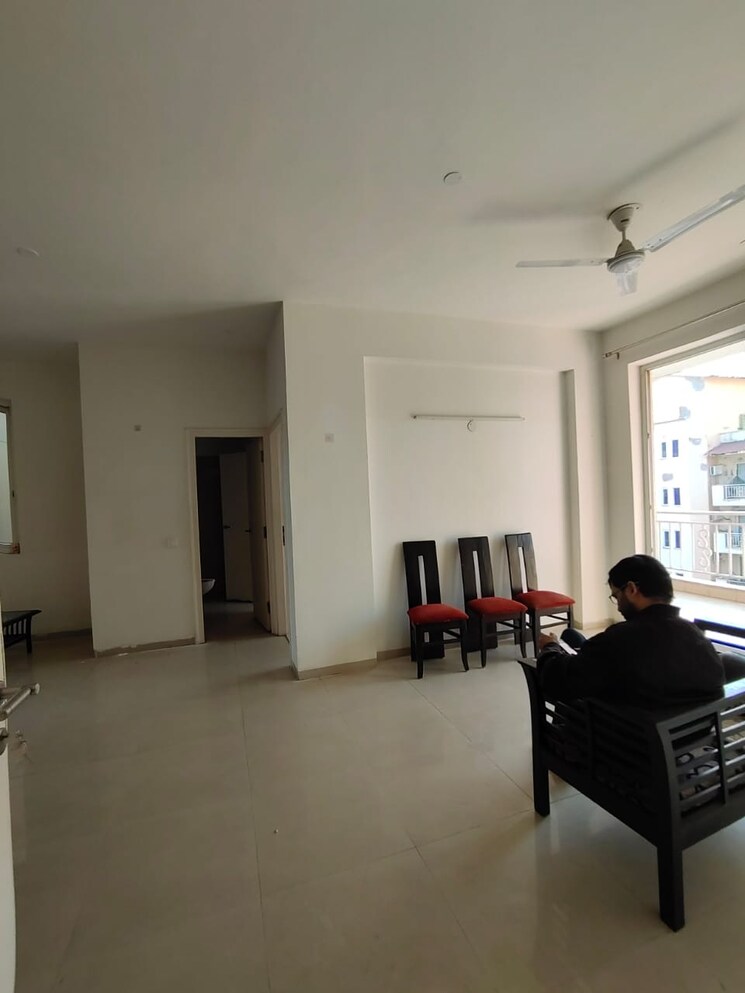 Living Room, emaar-palm-hills 3 Bedroom 1450 Sq.Ft. Apartment In Sector 77 Gurgaon 8267732