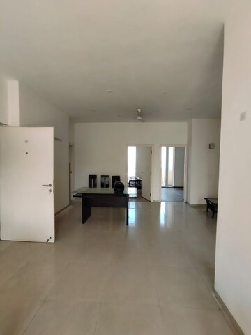 Room in 3 BHK Apartment at Emaar Palm Hills, Sector 77 – for Rent