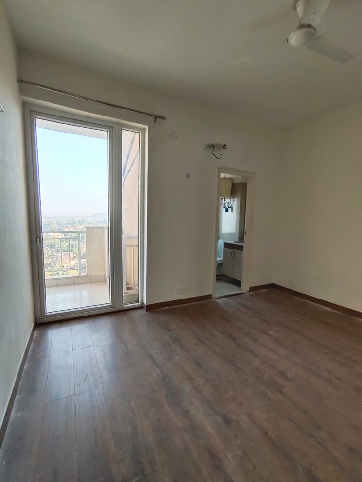 Room, emaar-palm-hills 3 Bedroom 1450 Sq.Ft. Apartment In Sector 77 Gurgaon 8267732