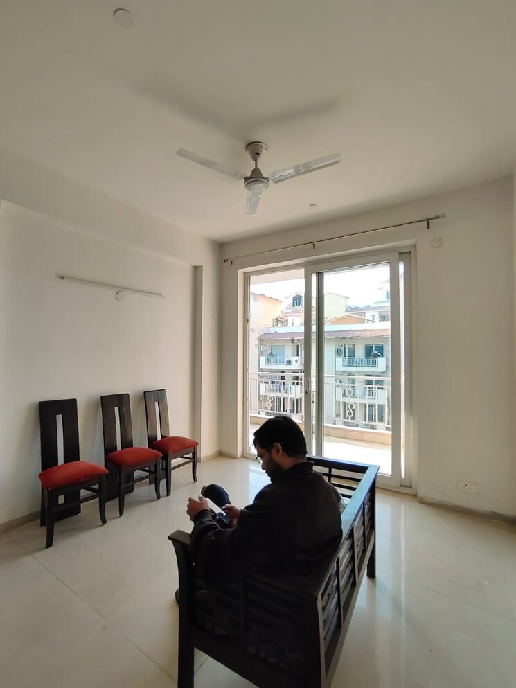 Living Room, emaar-palm-hills 3 Bedroom 1450 Sq.Ft. Apartment In Sector 77 Gurgaon 8267732