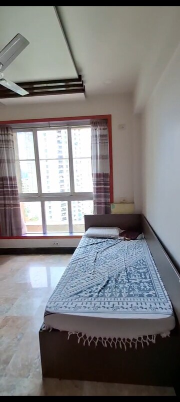 Bedroom in 2 BHK Apartment at Hiranandani Meadows, Manpada – for Rent